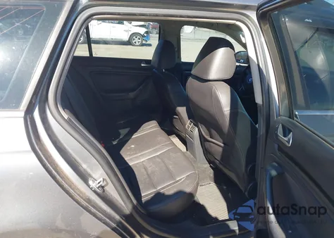 2011 Volkswagen Jetta Sportwagen 2.0L Tdi z USA, uszkodzony, nr VIN 3VWPL7AJ0BM647405